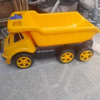 کامیون اسباب بازی