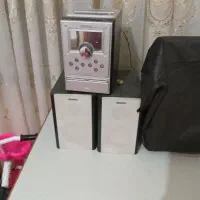 یک عدد ضبط کاست خور همراه باند