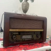 رادیوی رومیزی چوبی سایز بزرگ|کلکسیون اشیاء عتیقه|امیدیه, |دیوار