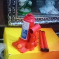 آوازم جانبی خودرو