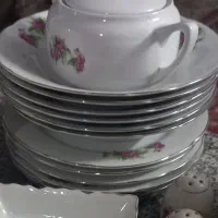 چینی گل قرمز ،لب طلایی