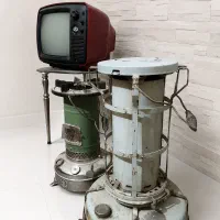 بخاری علاالدین  و  تلویزیون سیاه و سفید قدیمی
