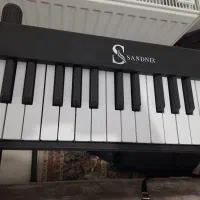 پیانو تاشو همراه با پایه|پیانو، کیبورد، آکاردئون|تهران, آذری|دیوار