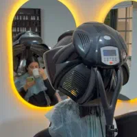 آینه بیضی شکل و یک آینه قدی تک