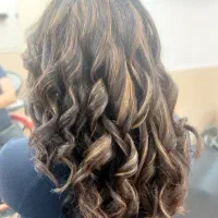 خانه زیبایی نگار|خدمات آرایشگری و زیبایی|شاهین‌شهر, عطار|دیوار