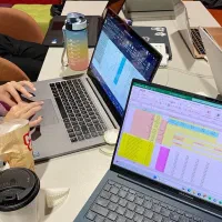 تدوین پایان‌نامه و پاورپوینت دفاع با طراحی حرفه‌ای