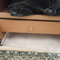میز تحریر و کامپیوتر