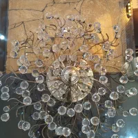 لوستر برنزی چسبیده به سقف کریستالی