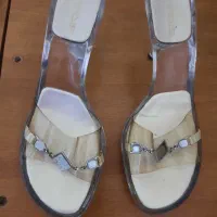 دمپایی شیشه ای