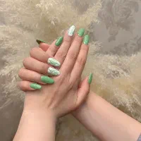 کاشت ناخن و خدمات زیبایی با قیمت استثنایی