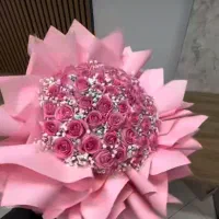 کارمند کارگر گلفروشی