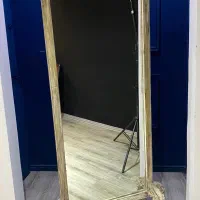 آینه قدی چوبی کهنه کاری شده