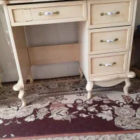 دوعدد کمد لباس و یک میز تحریر