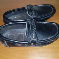 کفش کالج در حد نو خیلی خیلی کم پوشیده شده سایز۲۷