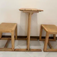 میز صندلی چوبی در حد نو