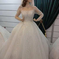 لباس عروس از سایز ۳۸ تا ۴۲ و قابل تبدیل تا سایز ۴۴