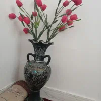 گل وگلدان