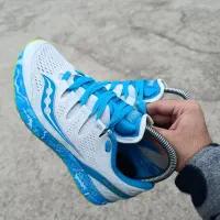 کتونی اورجینال بروکس.ساکنی.سایز 38.5