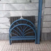 تخت جوان و بزرگ سال