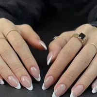 خدمات کاشت ناخن