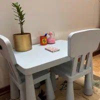 میز و با صندلی برای کودک