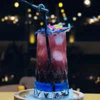 منقلدار-کمک آشپز-قلیون زن-کافه من-گارسون