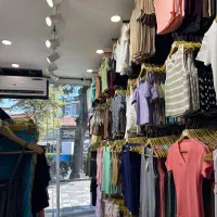 فروشنده پوشاک زنانه