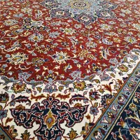 دو عدد قالی دوازده متری و نه متری