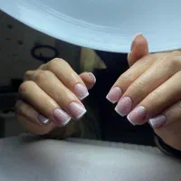 خدمات کاشت و ترمیم ناخن 300|خدمات آرایشگری و زیبایی|اصفهان, مهرآباد|دیوار