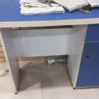 میز مطالعه به علت کمبودجا