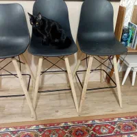 سه عدد صندلی