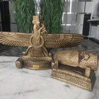 مجسمه کورش و منشور