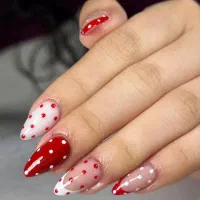 کاشت ناخن یلدایی تخفیف ویژه|خدمات آرایشگری و زیبایی|لاهیجان, انقلاب|دیوار