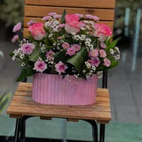 دو فروشنده اقا در گلفروشی