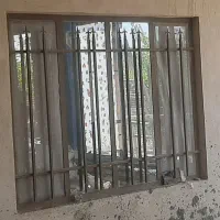 پنجره آهنی حفاظ دار