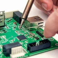 مونتاژ کار الکترونیک