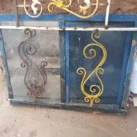 پنجره محکم و سنگین