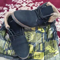 تعدادی کفش نو و در حد نو