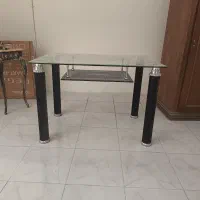 میز شیشه ای چهار نفره دوطبقه نو