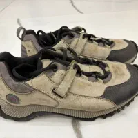 کفش کوهنوردی تمیز و کم کار