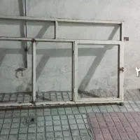 پنجره آهنی سالم جوش خورده