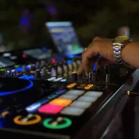 دی جی و گروه موسیقی مجالس اصفهان|خدمات پذیرایی، مراسم|فولادشهر, B4|دیوار