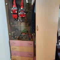 تخت و کمد و کتابخونه