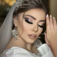 خدمات عروس میکاپ شنیون ناخن