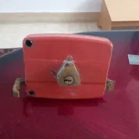 قفل در حیاط