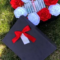 دسته گل مناسبتی ماندگار|گل مصنوعی|اسفراین, |دیوار