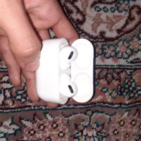 ایرپاد اپل همراه با کابل