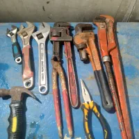 آچار لوله گیر وتعدادی ابزار