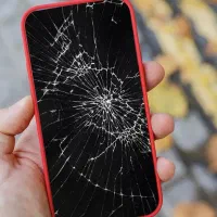 خر یدار گوشی شکسته