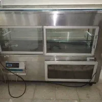 دو عدد ویترین ودو یخچال که یک کچکتر زیر ترازو|فروشگاه و مغازه|قم, انسجام|دیوار